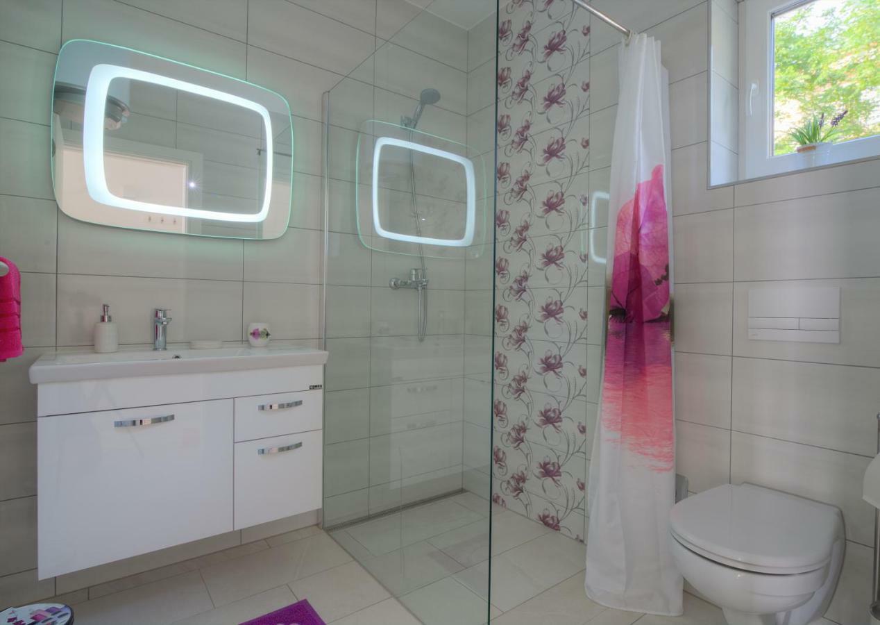Tri Srice Apartment Сен Екстериор снимка