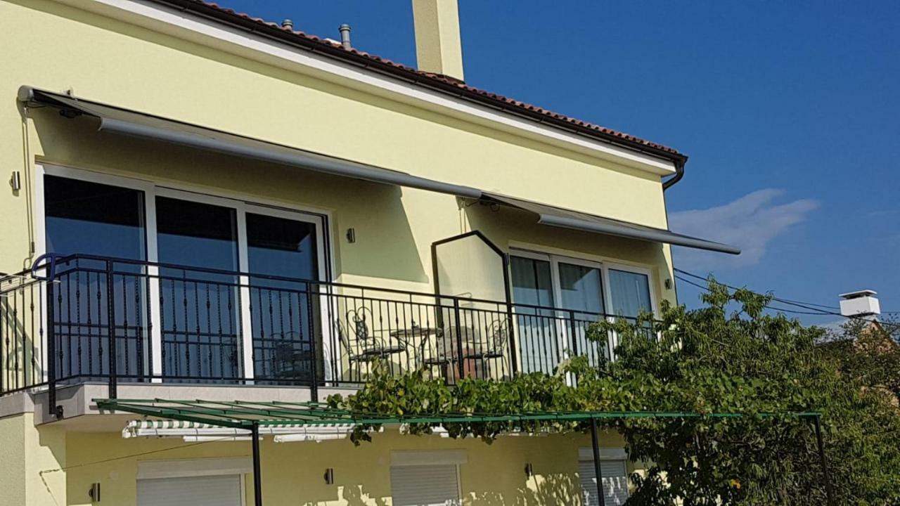 Tri Srice Apartment Сен Екстериор снимка