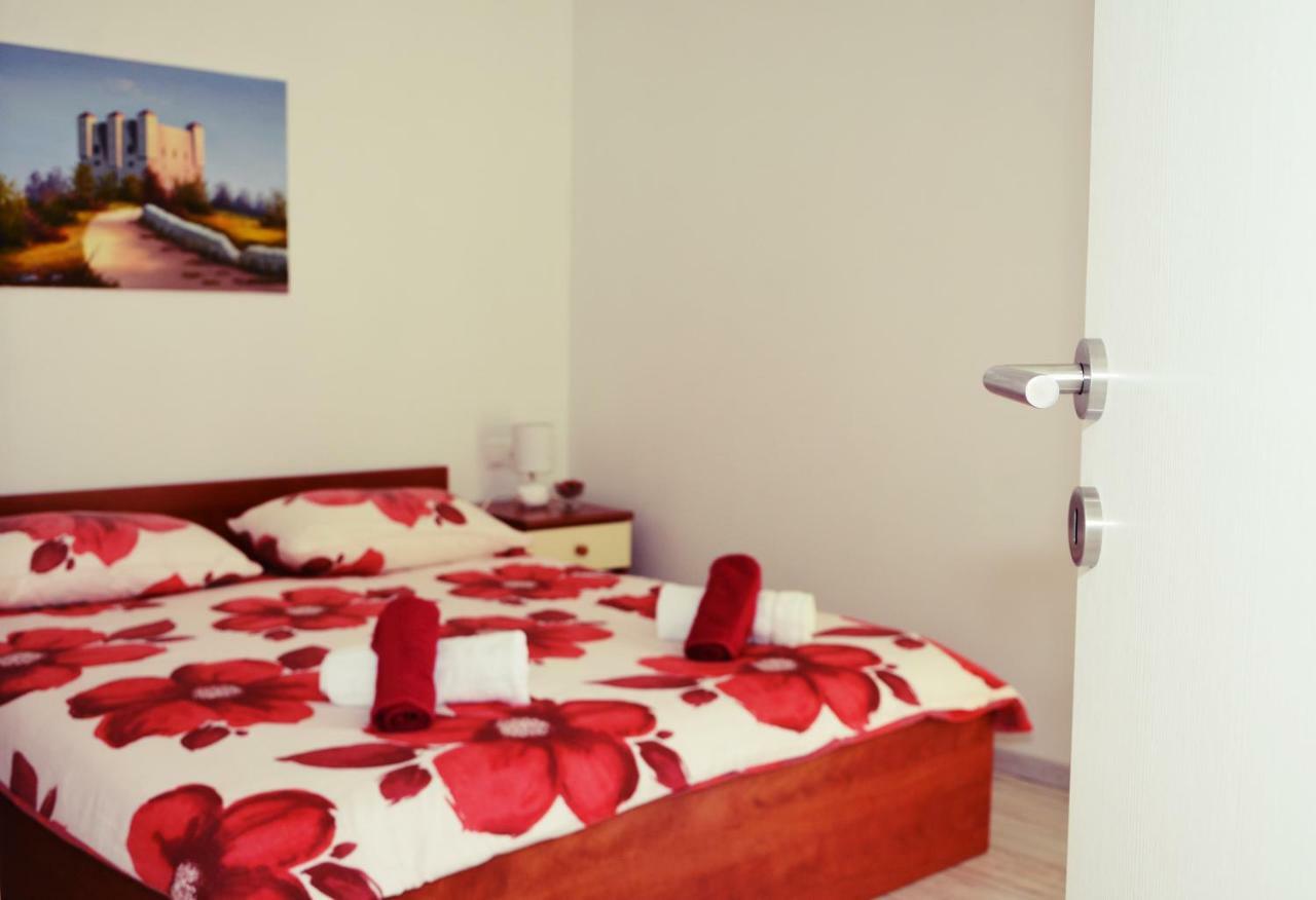 Tri Srice Apartment Сен Екстериор снимка