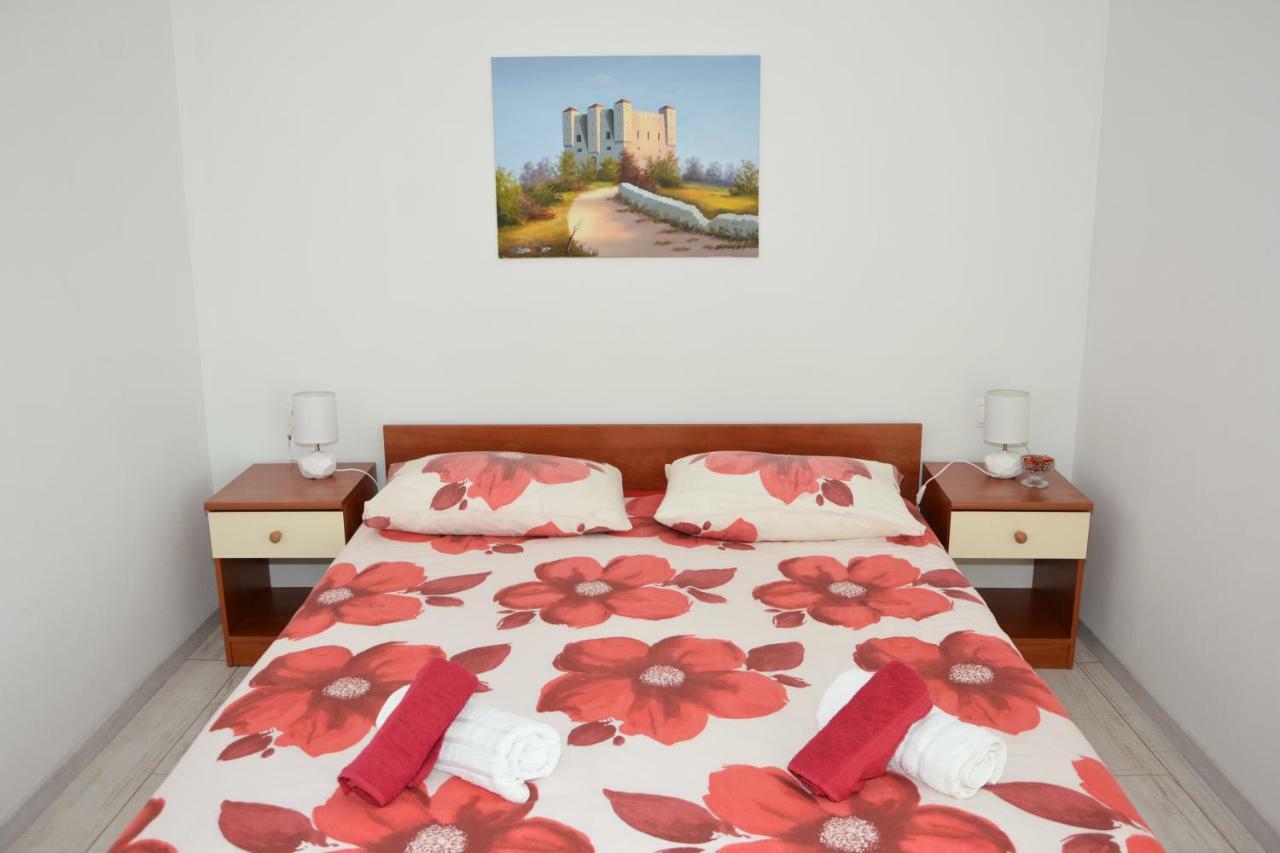 Tri Srice Apartment Сен Екстериор снимка